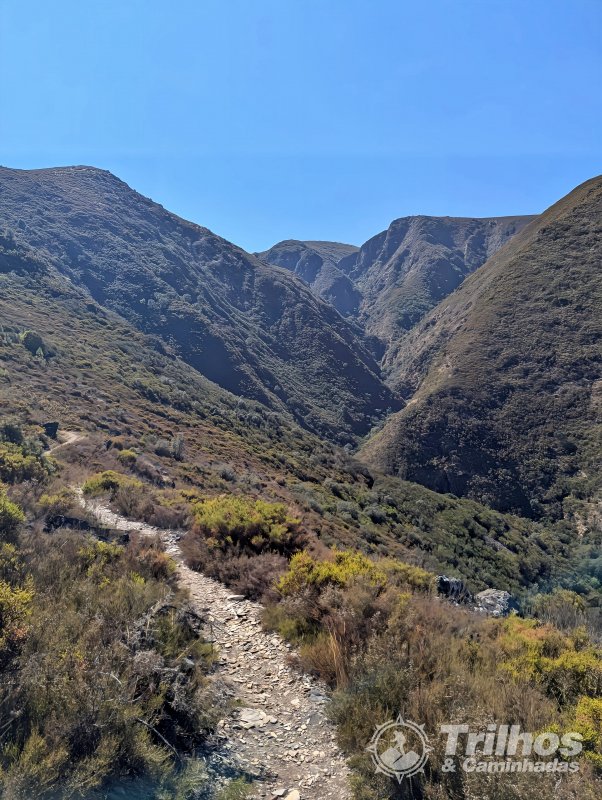 De Cabreiros a Rio de Frades com subida ao Cando pelas Goelas do Mundo