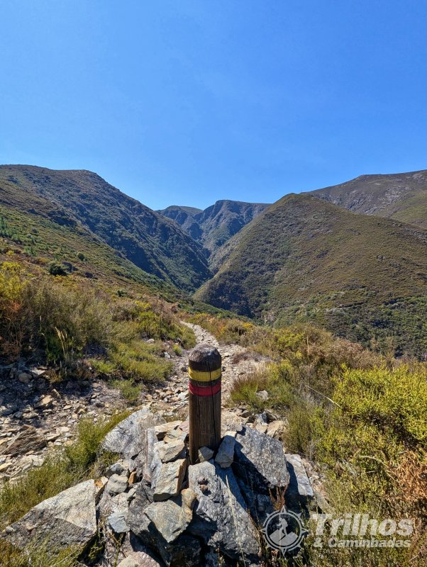 De Cabreiros a Rio de Frades com subida ao Cando pelas Goelas do Mundo