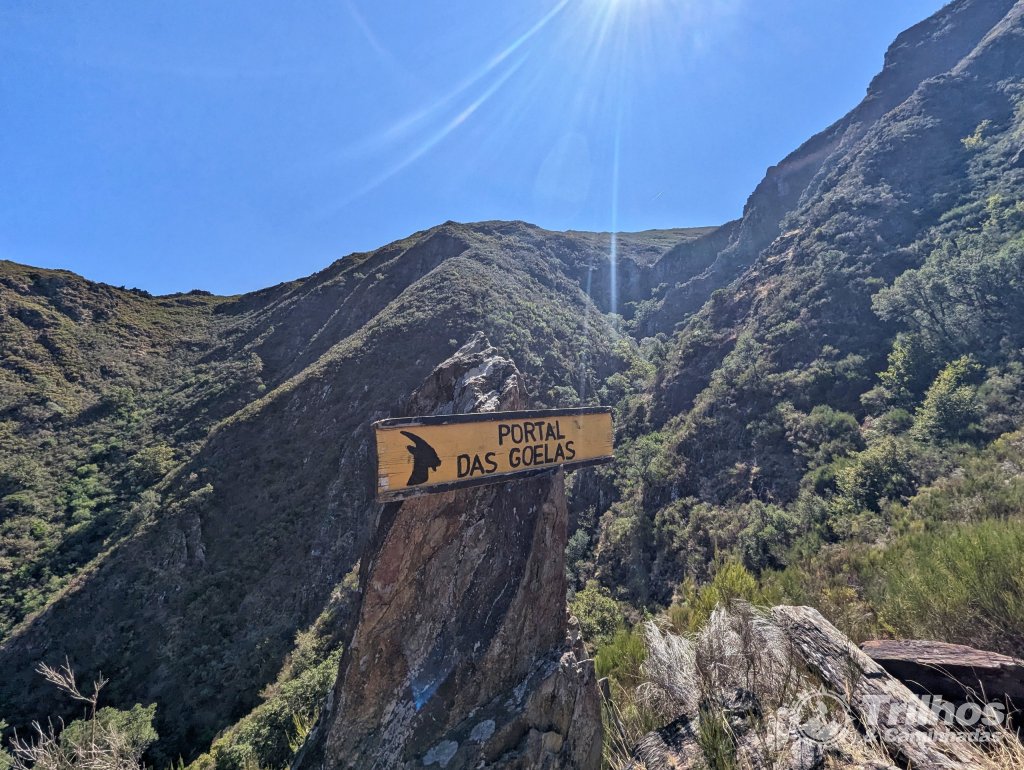 De Cabreiros a Rio de Frades com subida ao Cando pelas Goelas do Mundo